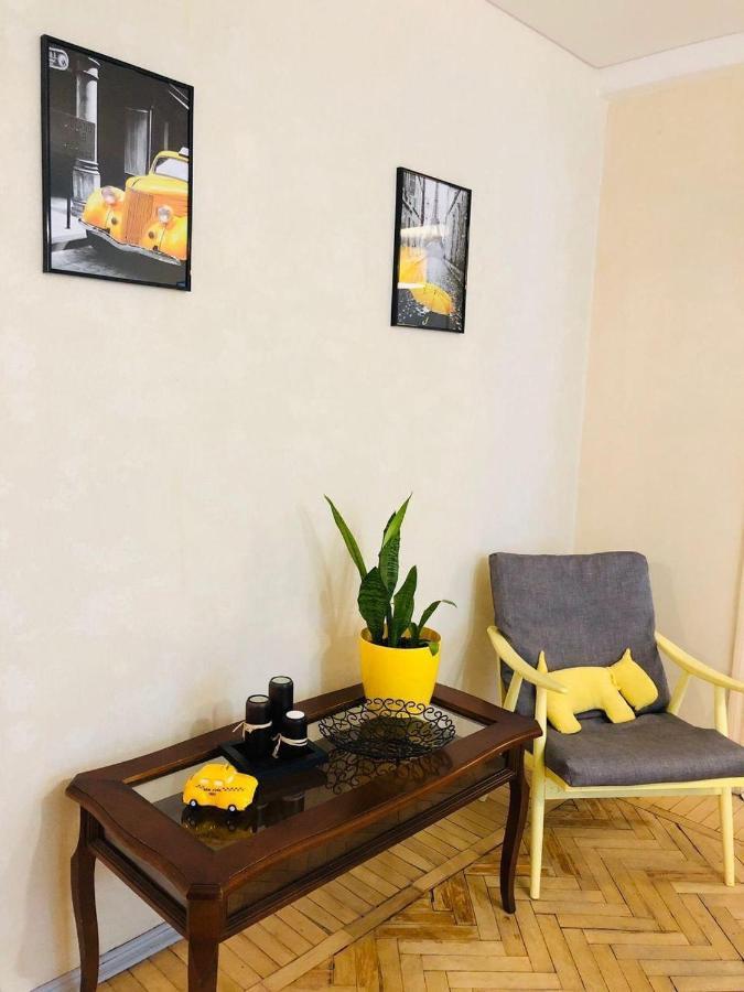 Sunflower Apartment Near Kiev Airport & Railway Station & Center City! Exterior foto